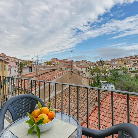 Lucia 度假居 *